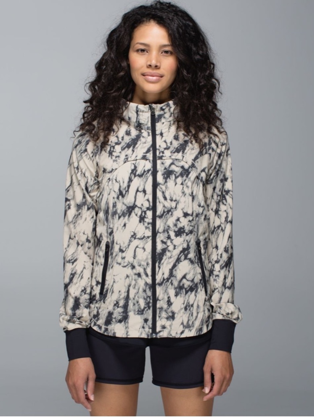 Lululemon Bring Back The Track Jacket
Beige Tan / Black size 12